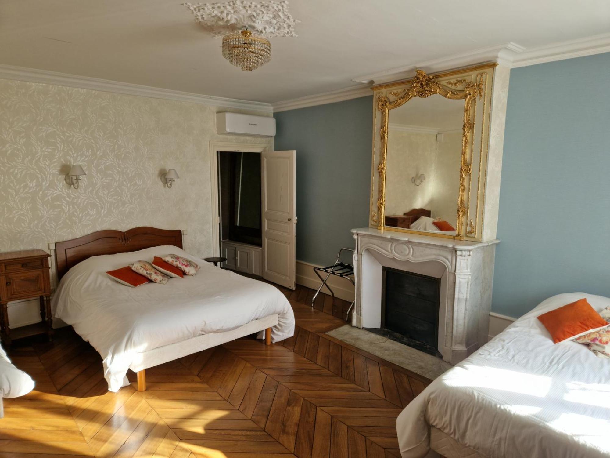 Hotel De La Ferte Шаньї Екстер'єр фото